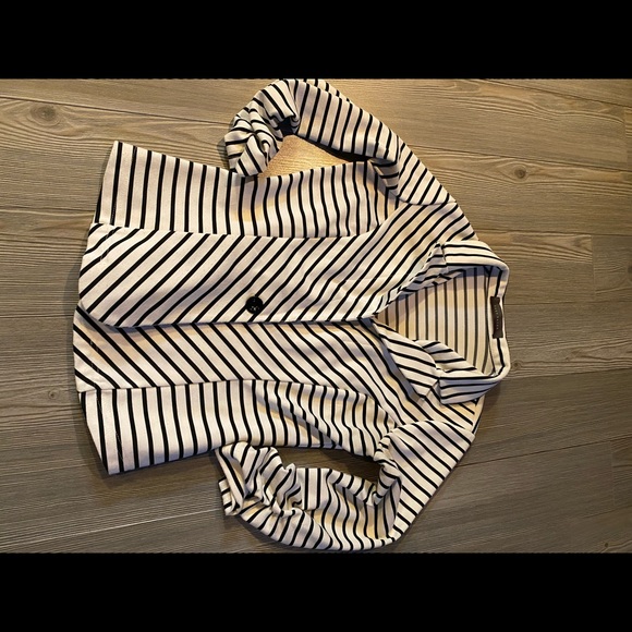 Blazer - Picture 1 of 1